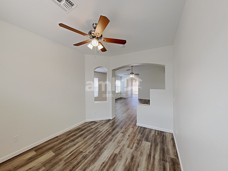 Building Photo - 22972 W Gardenia Dr