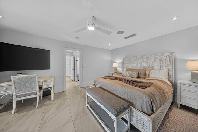 Building Photo - 3109 NE 42nd Ct