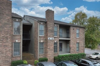 Building Photo - **UPDATED FIRST-FLOOR CONDO IN DESIRABLE P...