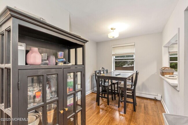 Building Photo - 32 Manor Dr