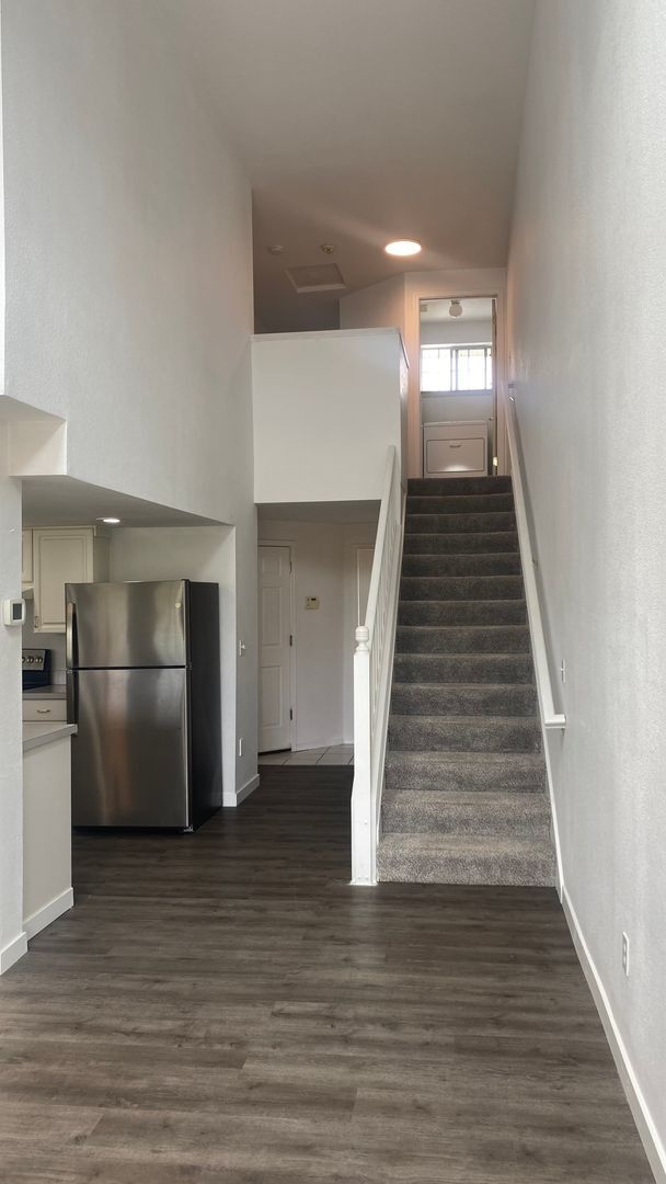Building Photo - Desirable Milton Home!