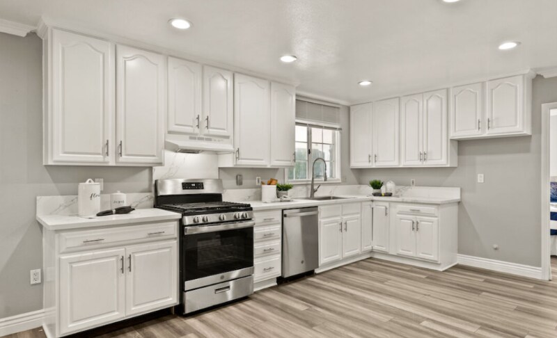 Building Photo - 1322 E Elsmere Dr