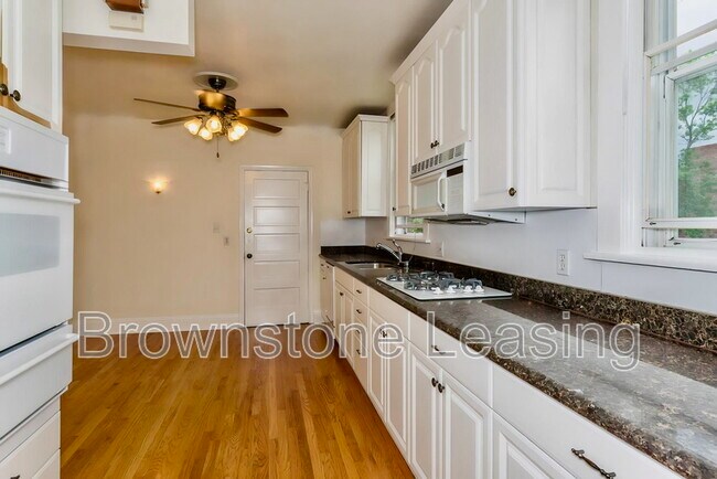 Building Photo - 869 N Ogden St