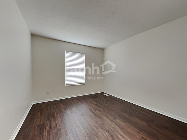 Building Photo - 15 Flamingo Ct