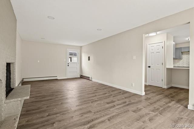 Building Photo - 2560 Brentwood St