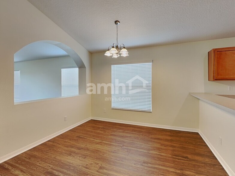 Building Photo - 1145 Bluegrass Dr