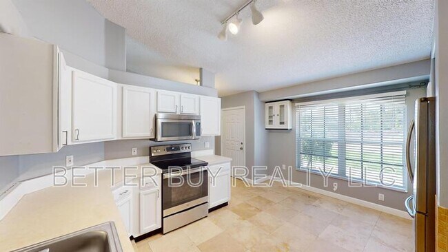 Building Photo - 21 Palermo Ln