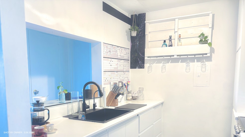 Building Photo - 5460 White Oak Ave