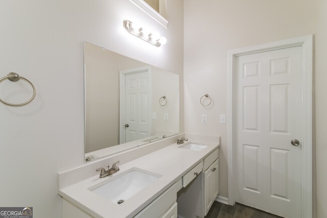 Building Photo - 50 Cold Springs Ct