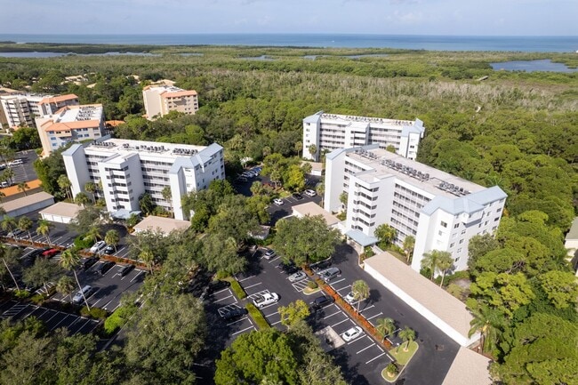 Building Photo - ** NAPLES COVE @ BAY FOREST ** 2 BED / 2 B...