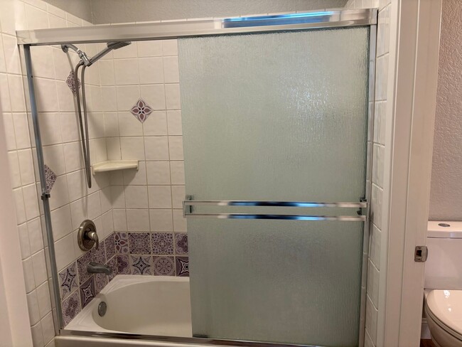 Building Photo - Brentwood Townhouse in Gated Community!