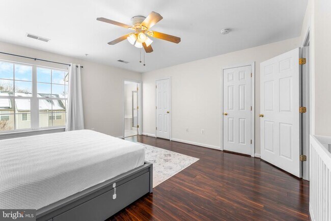 Building Photo - 2552 Blue Water Blvd