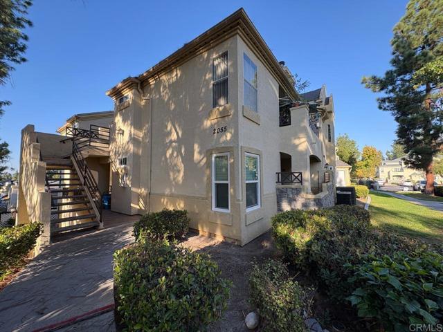 Building Photo - 2055 Lakeridge Cir