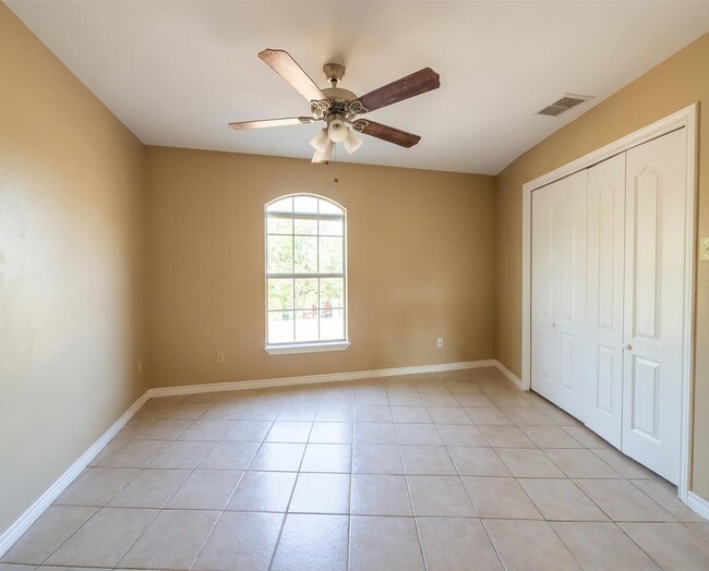 Building Photo - 312 Begona Ct