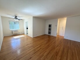 Building Photo - 255 Oakland Ave