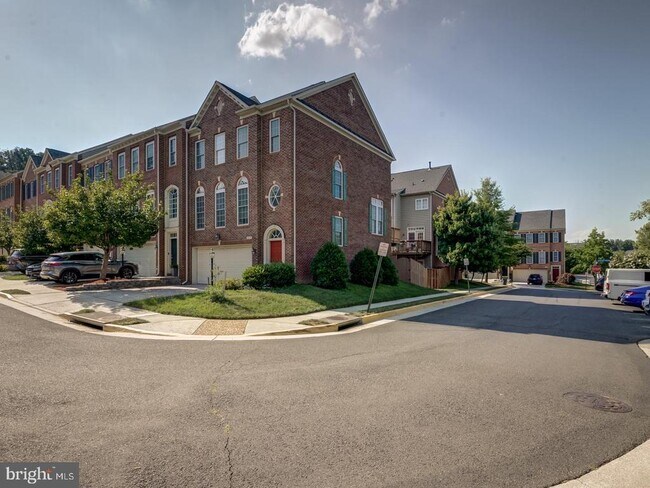 Building Photo - 8410 Chaucer House Ct
