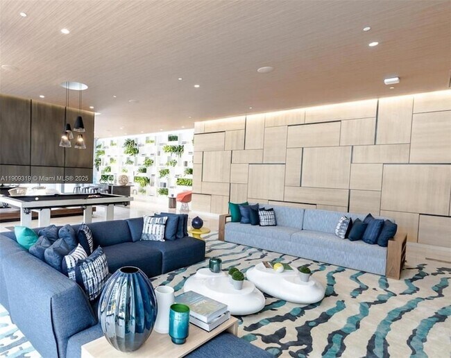 Building Photo - 45 SW 9th St