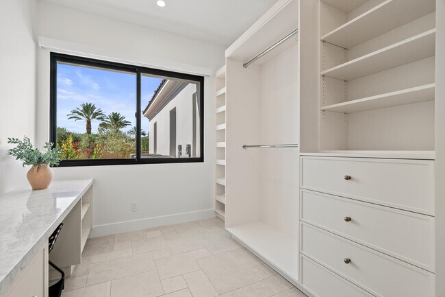 Building Photo - 80805 Vista Bonita Trail