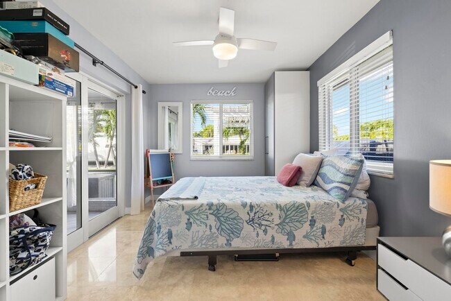 Building Photo - 6251 NE 19th Terrace