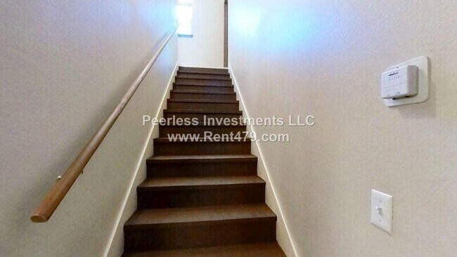 Building Photo - 1043-B Vale St