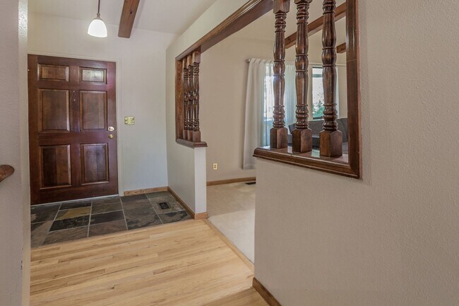 Building Photo - 3 Bedroom 2.5 Bath in Parkwood, Fort Collins
