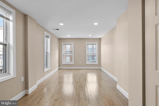 Building Photo - 1641 4th St NW