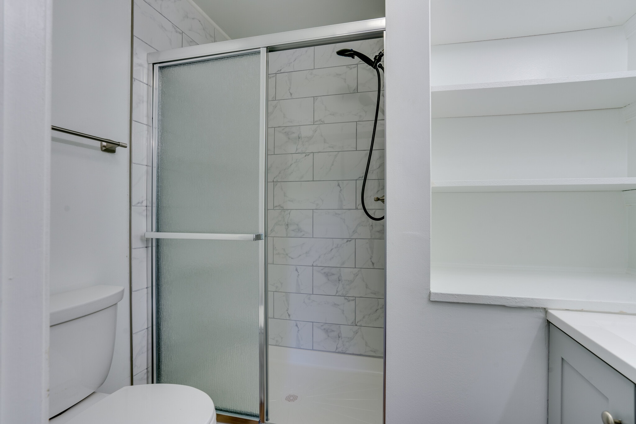 Primary Bathroom - 8056 Central Park Dr