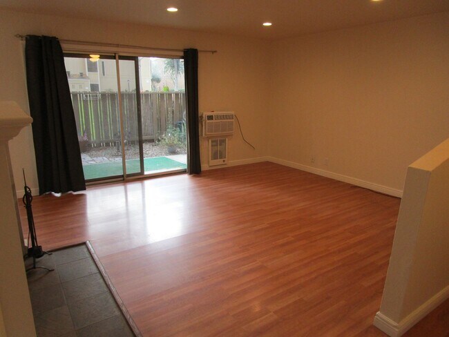 Building Photo - Location, Location, Location- Vintner Condo's