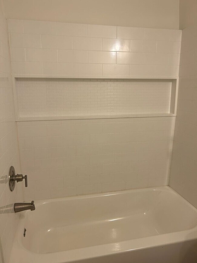 Building Photo - 1930 Baxter St