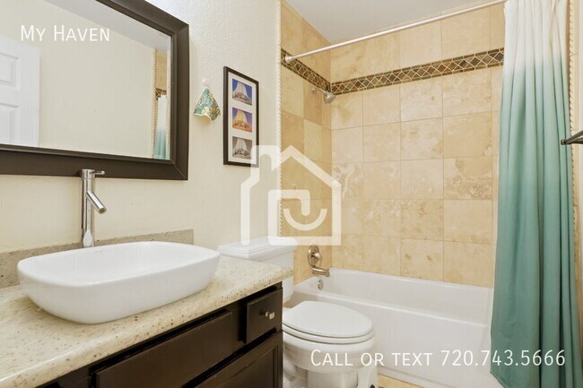 Building Photo - 481 S Washington St