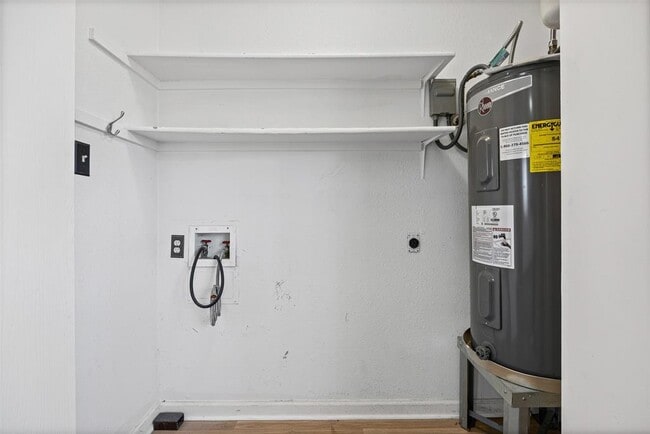 Building Photo - 8100 Dunn St