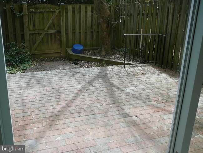 Building Photo - 8607 Dellway Ln