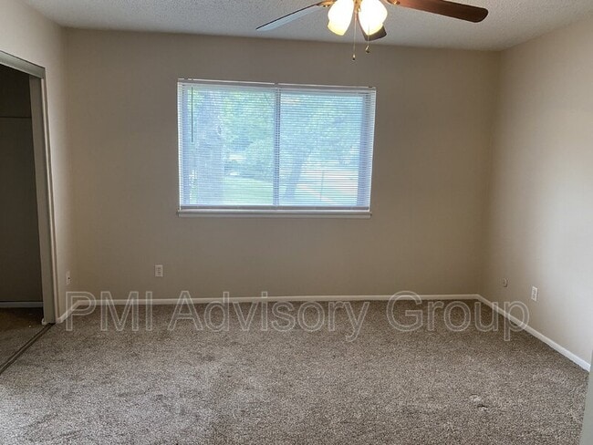 Building Photo - 3101 SW Macvicar Ave