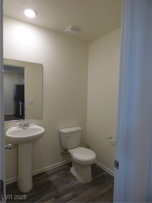 Building Photo - 9428 Emerald Mesa St