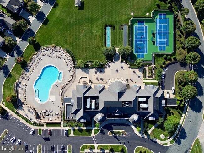 Building Photo - 420 Azra Ct