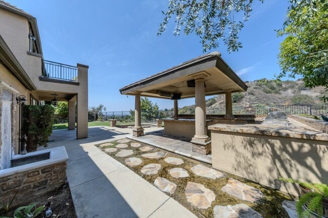 Building Photo - 3811 Belgain Ln