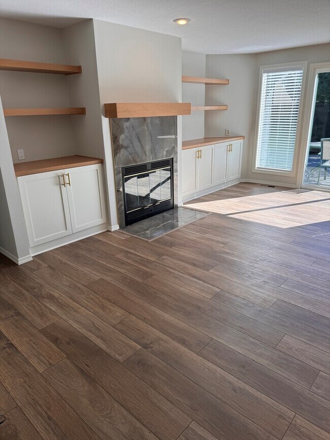 Building Photo - REMODELED Home Featuring LVP Flooring Thro...