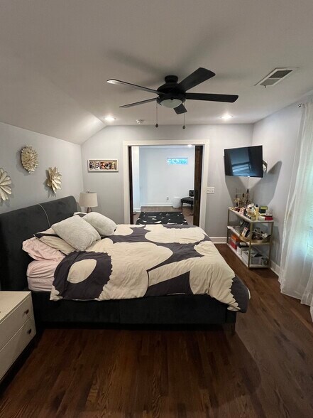 Building Photo - 1936 Don Juan Ln