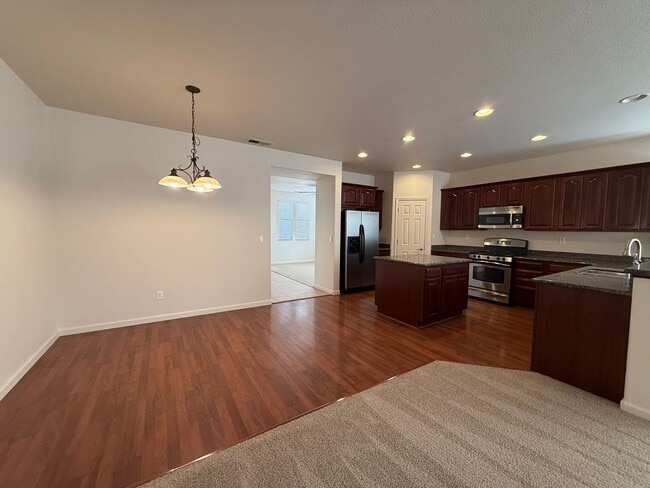 Building Photo - Beautiful single story 3 bedroom, 2 bath home with nearly 1900 sq ft of living space.