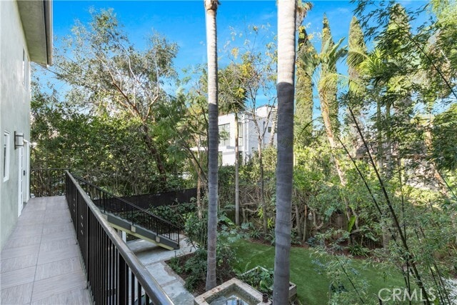 Building Photo - 1156 S Carmelina Ave