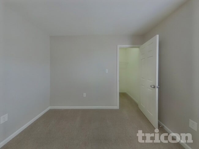 Building Photo - 1221 Jordans Pond Ln