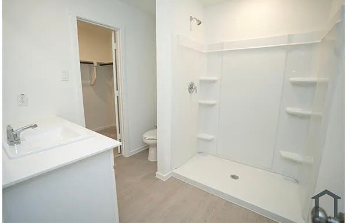 Building Photo - 1829 Sanderling St