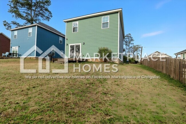 Building Photo - 108 James St