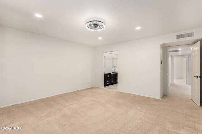 Building Photo - 9645 W Kimberly Way