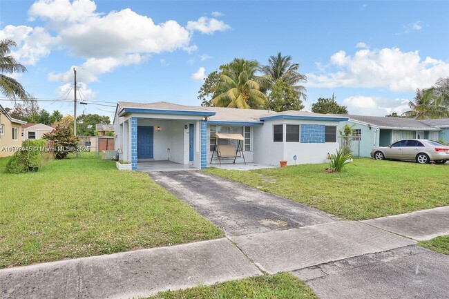 Building Photo - 6931 SW 27th Ct