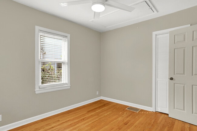 Building Photo - 233 W Westfield Blvd