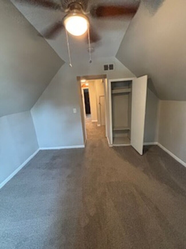 Building Photo - Nice Warren 3 bed 1 bath