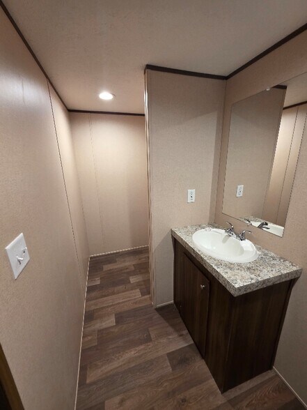 Building Photo - 27 Sam Doyle Dr