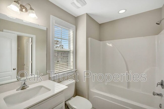 Building Photo - 4120 Rigsby Ln