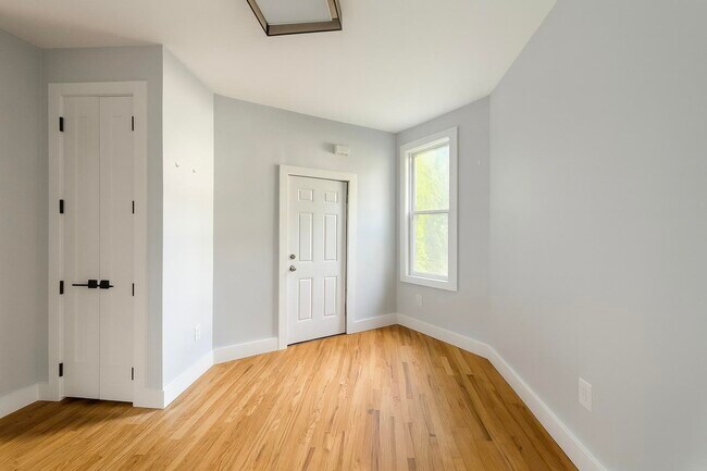 Building Photo - 308 Clerk St